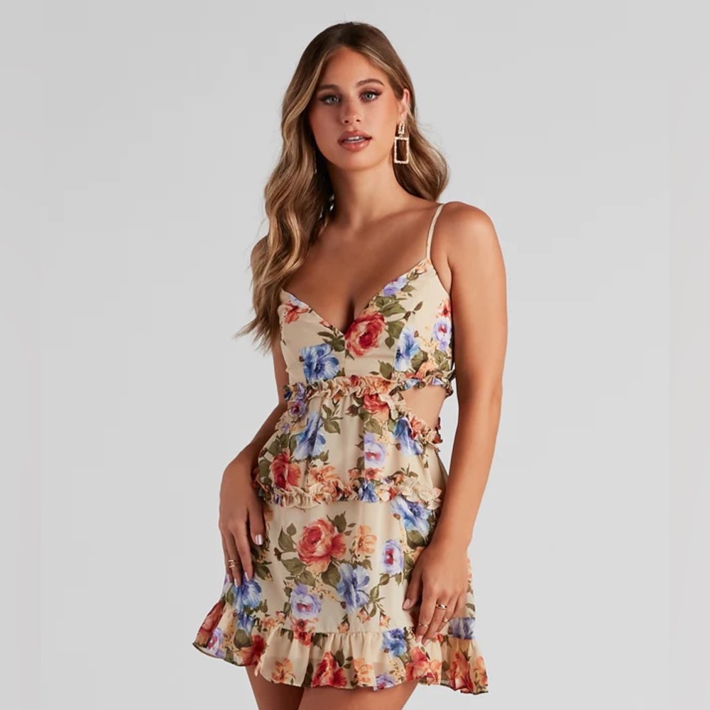 New Windsor floral cut out dress small